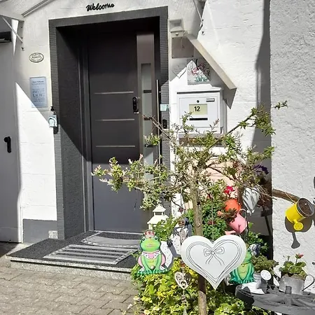 Ferienwohnung mit kleinem Garten Sonnenbühl Exterior foto