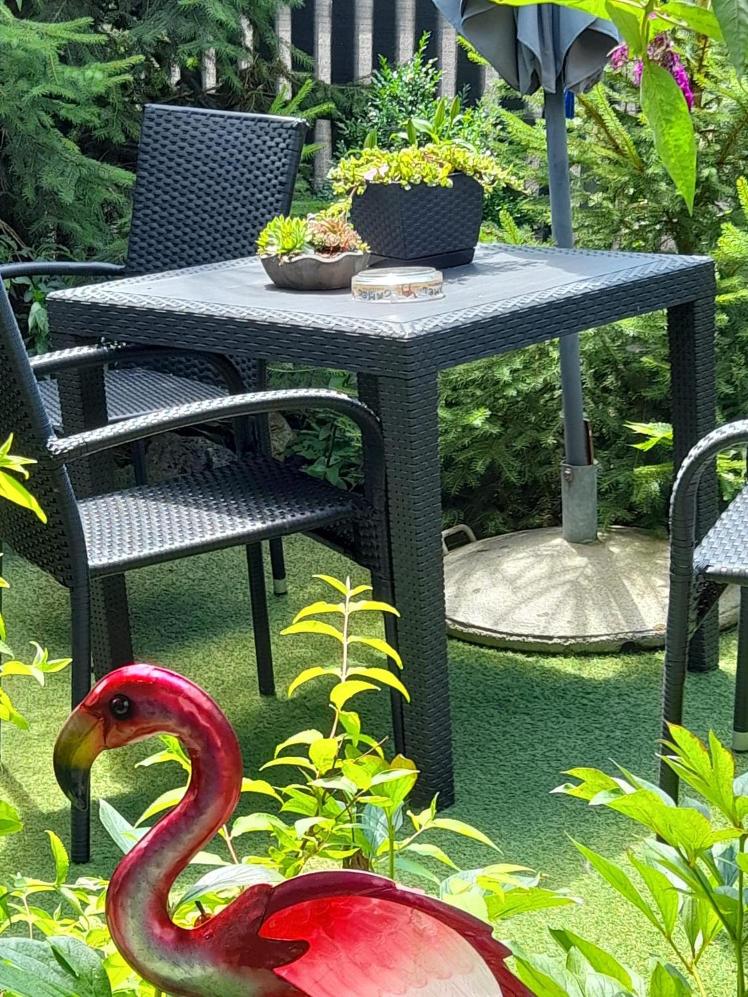 Mit Kleinem Garten Apartment *